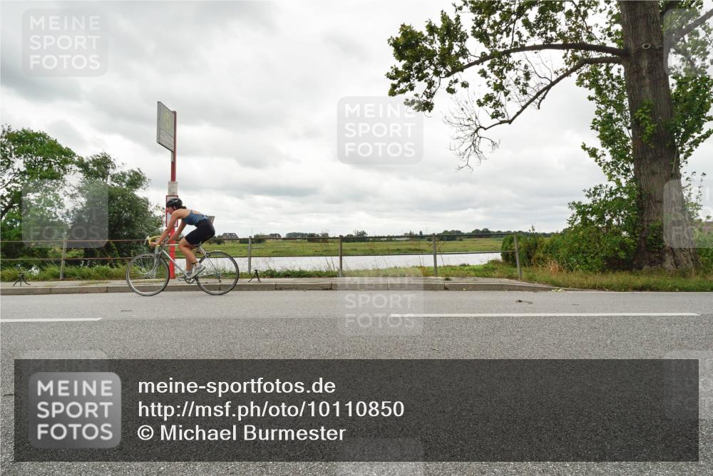 30.08.2026 - Elbe Triathlon Hamburg Michael Burmester http://msf.ph/oto/10110850 30.08.2026 15:26:58 Radfahren  meine-sportfotos.de