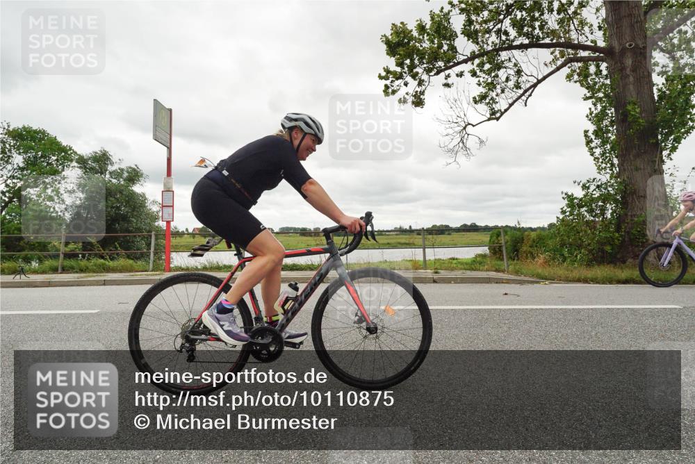 30.08.2026 - Elbe Triathlon Hamburg Michael Burmester http://msf.ph/oto/10110875 30.08.2026 15:29:04 Radfahren  meine-sportfotos.de