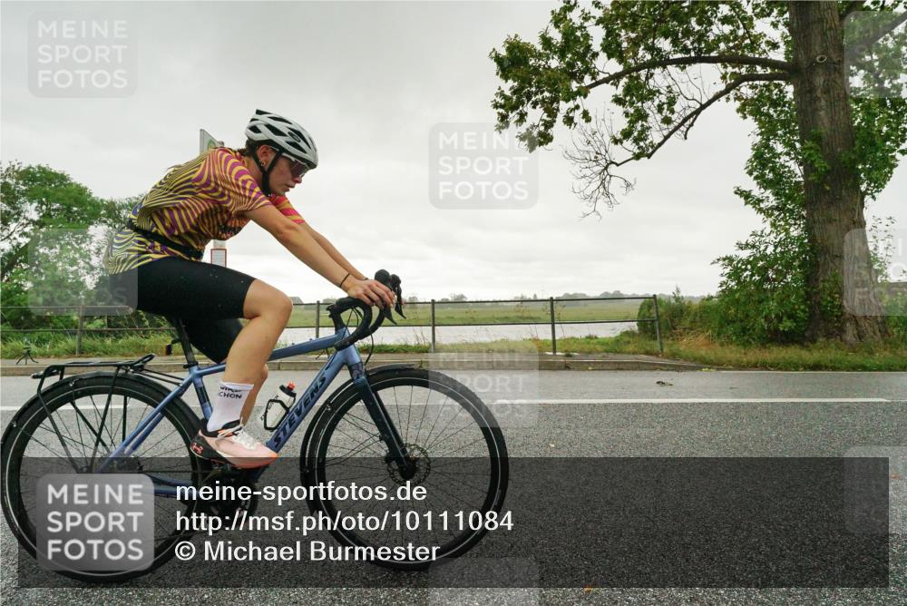 30.08.2026 - Elbe Triathlon Hamburg Michael Burmester http://msf.ph/oto/10111084 30.08.2026 15:45:57 Radfahren  meine-sportfotos.de
