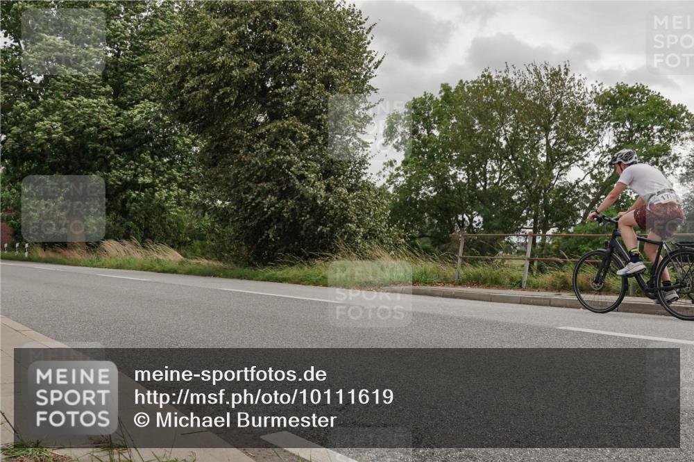 30.08.2026 - Elbe Triathlon Hamburg Michael Burmester http://msf.ph/oto/10111619 30.08.2026 15:05:12 Radfahren  meine-sportfotos.de