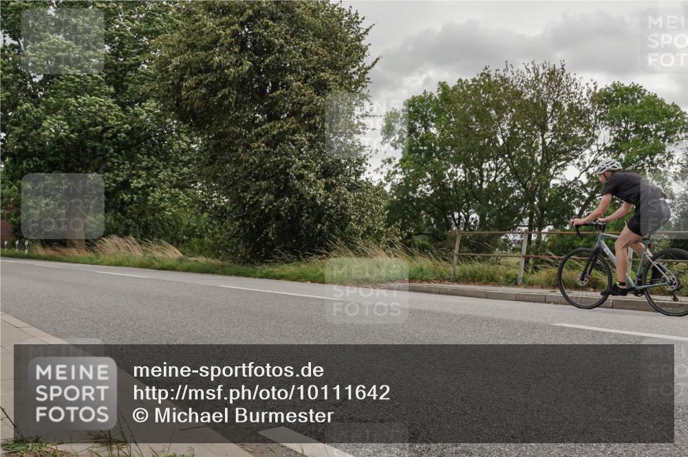 30.08.2026 - Elbe Triathlon Hamburg Michael Burmester http://msf.ph/oto/10111642 30.08.2026 15:10:25 Radfahren  meine-sportfotos.de