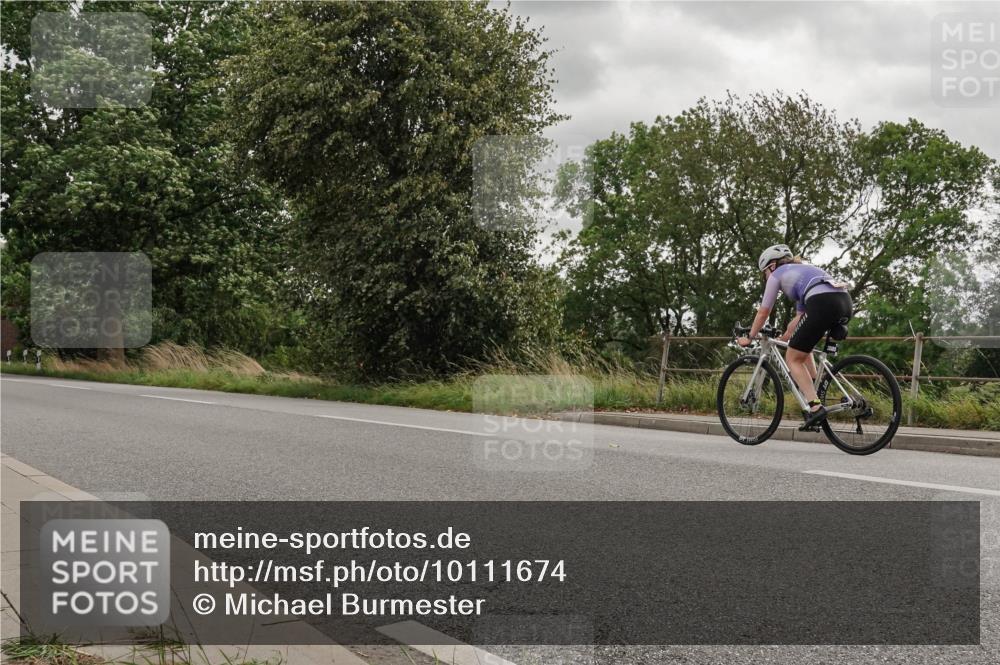 30.08.2026 - Elbe Triathlon Hamburg Michael Burmester http://msf.ph/oto/10111674 30.08.2026 15:20:14 Radfahren  meine-sportfotos.de