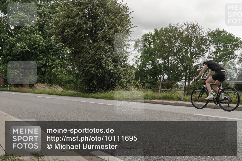 30.08.2026 - Elbe Triathlon Hamburg Michael Burmester http://msf.ph/oto/10111695 30.08.2026 15:22:30 Radfahren  meine-sportfotos.de