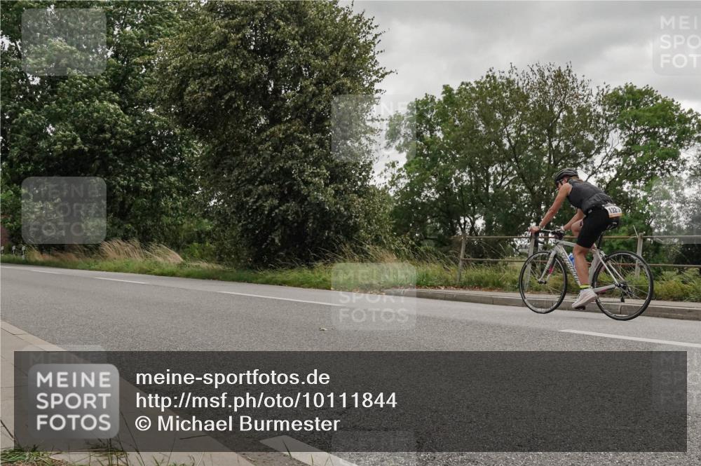 30.08.2026 - Elbe Triathlon Hamburg Michael Burmester http://msf.ph/oto/10111844 30.08.2026 15:37:39 Radfahren 1323 meine-sportfotos.de