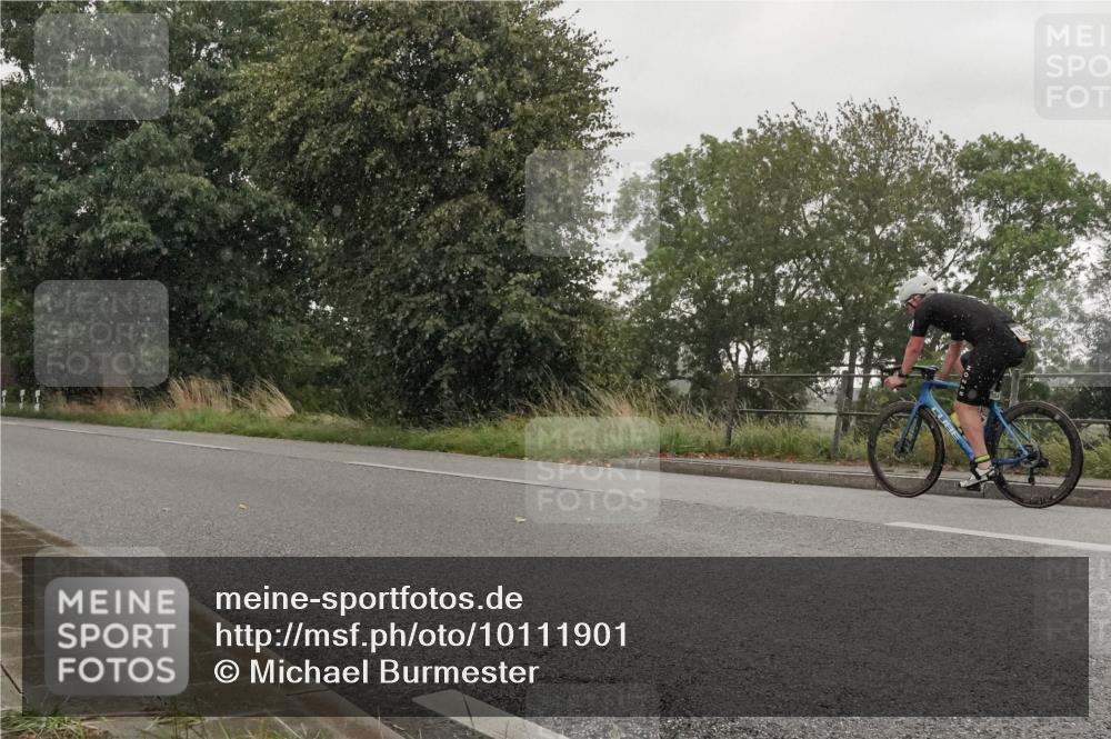 30.08.2026 - Elbe Triathlon Hamburg Michael Burmester http://msf.ph/oto/10111901 30.08.2026 15:45:16 Radfahren  meine-sportfotos.de