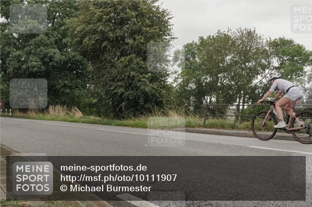 30.08.2026 - Elbe Triathlon Hamburg Michael Burmester http://msf.ph/oto/10111907 30.08.2026 15:45:52 Radfahren  meine-sportfotos.de