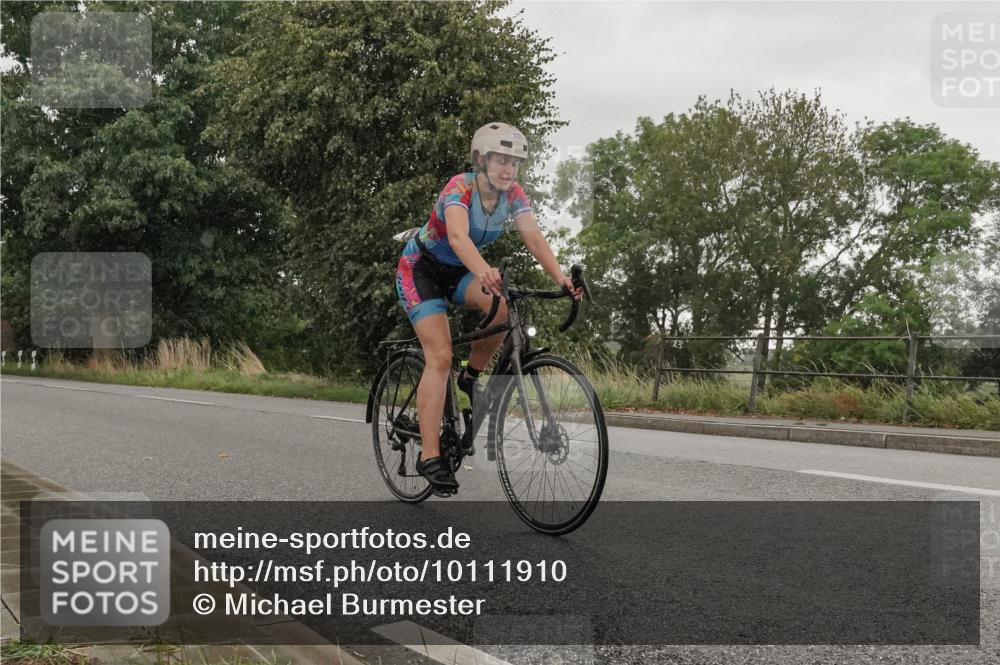 30.08.2026 - Elbe Triathlon Hamburg Michael Burmester http://msf.ph/oto/10111910 30.08.2026 15:45:59 Radfahren  meine-sportfotos.de