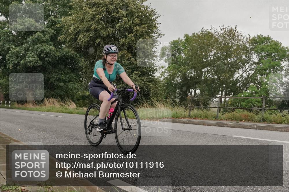 30.08.2026 - Elbe Triathlon Hamburg Michael Burmester http://msf.ph/oto/10111916 30.08.2026 15:47:44 Radfahren  meine-sportfotos.de