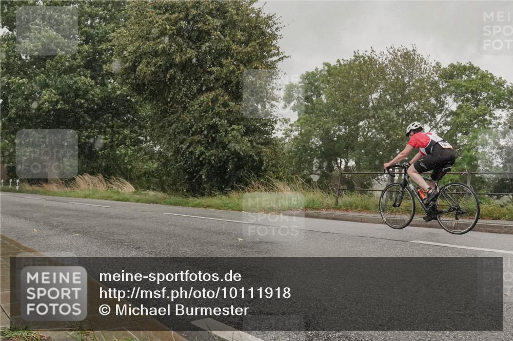 30.08.2026 - Elbe Triathlon Hamburg Michael Burmester http://msf.ph/oto/10111918 30.08.2026 15:48:16 Radfahren  meine-sportfotos.de