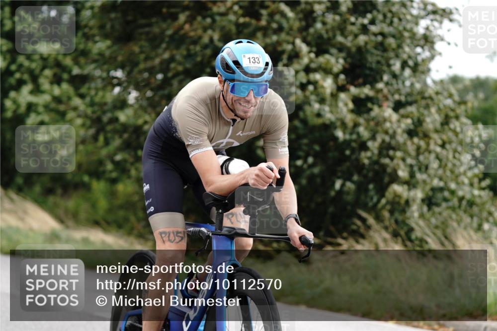 30.08.2026 - Elbe Triathlon Hamburg Michael Burmester http://msf.ph/oto/10112570 30.08.2026 15:01:30 Radfahren 133 meine-sportfotos.de