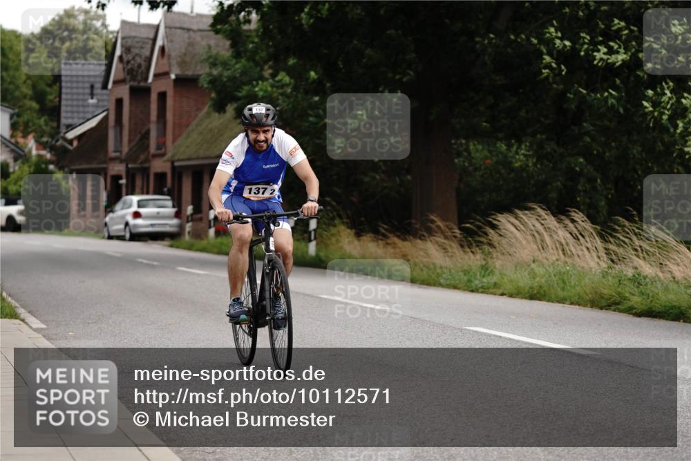 30.08.2026 - Elbe Triathlon Hamburg Michael Burmester http://msf.ph/oto/10112571 30.08.2026 15:01:50 Radfahren 137, 137, 2 meine-sportfotos.de