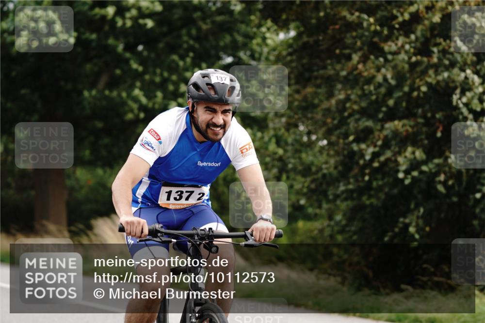 30.08.2026 - Elbe Triathlon Hamburg Michael Burmester http://msf.ph/oto/10112573 30.08.2026 15:01:51 Radfahren 137, 137, 2 meine-sportfotos.de