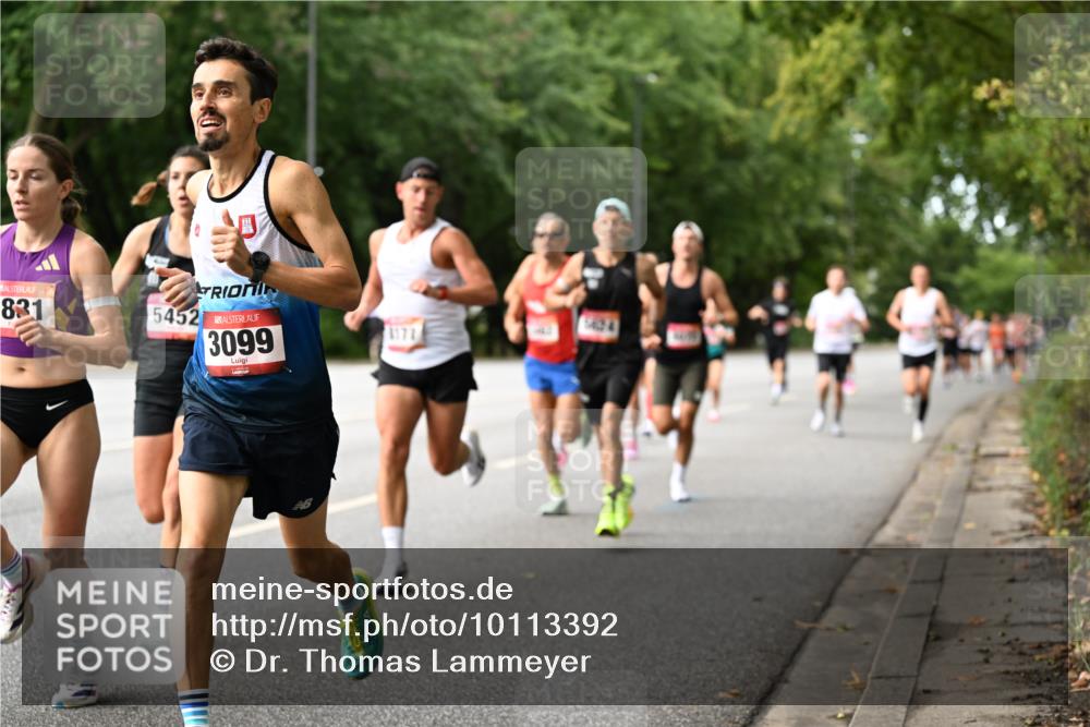 06.09.2026 - CURREX Alsterlauf Dr. Thomas Lammeyer http://msf.ph/oto/10113392 06.09.2026 09:05:01 Laufen 831, 5452, 3099 meine-sportfotos.de
