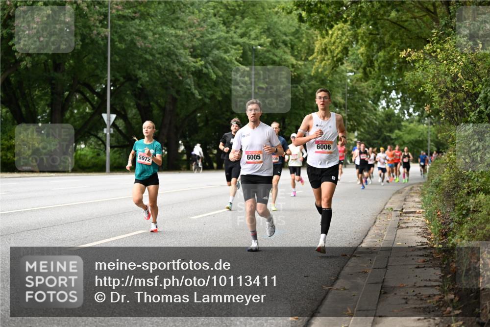 06.09.2026 - CURREX Alsterlauf Dr. Thomas Lammeyer http://msf.ph/oto/10113411 06.09.2026 09:05:04 Laufen 5972, 6005, 6006, 039 meine-sportfotos.de