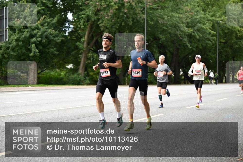 06.09.2026 - CURREX Alsterlauf Dr. Thomas Lammeyer http://msf.ph/oto/10113426 06.09.2026 09:05:06 Laufen 8151, 8039, 5619, 2021 meine-sportfotos.de