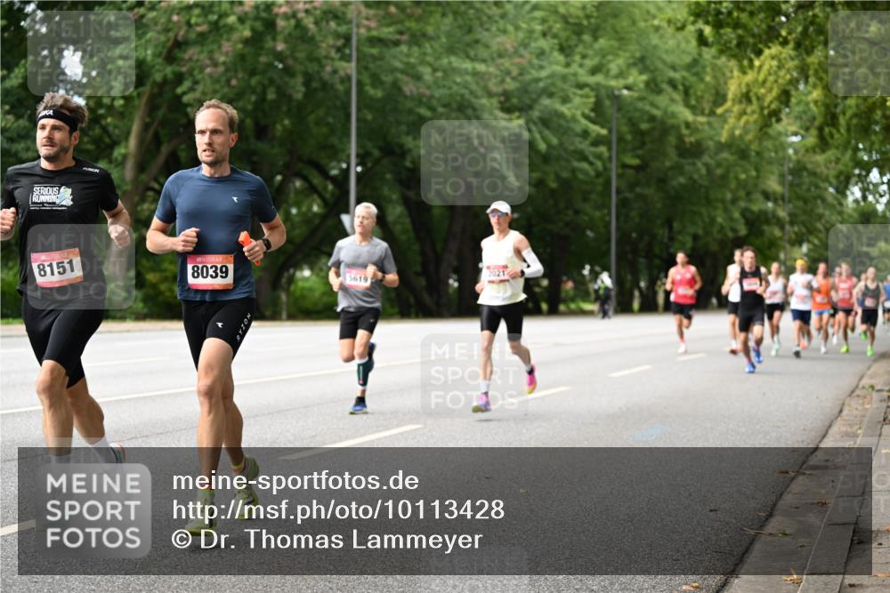 06.09.2026 - CURREX Alsterlauf Dr. Thomas Lammeyer http://msf.ph/oto/10113428 06.09.2026 09:05:07 Laufen 8151, 8039, 2021, 56191 meine-sportfotos.de