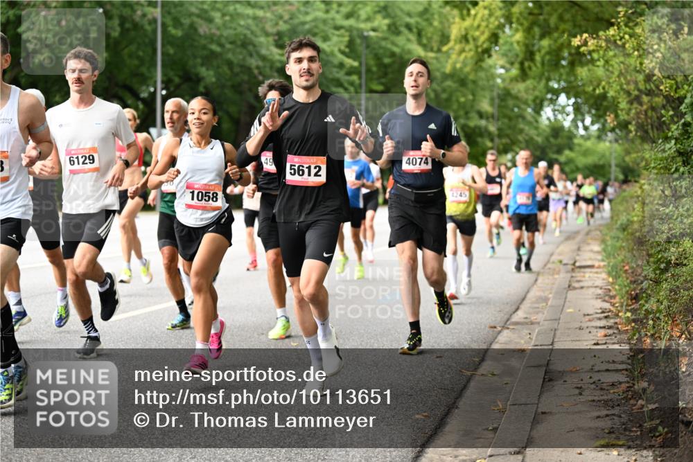 06.09.2026 - CURREX Alsterlauf Dr. Thomas Lammeyer http://msf.ph/oto/10113651 06.09.2026 09:05:41 Laufen 6129, 1058, 4074, 49, 5612, 4245 meine-sportfotos.de