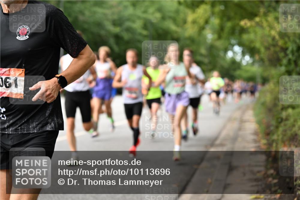 06.09.2026 - CURREX Alsterlauf Dr. Thomas Lammeyer http://msf.ph/oto/10113696 06.09.2026 09:05:47 Laufen 061 meine-sportfotos.de