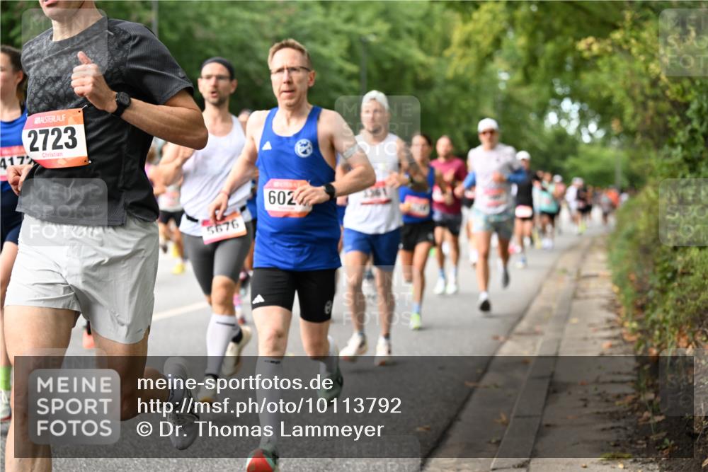 06.09.2026 - CURREX Alsterlauf Dr. Thomas Lammeyer http://msf.ph/oto/10113792 06.09.2026 09:06:01 Laufen 417, 2723, 5676, 602 meine-sportfotos.de