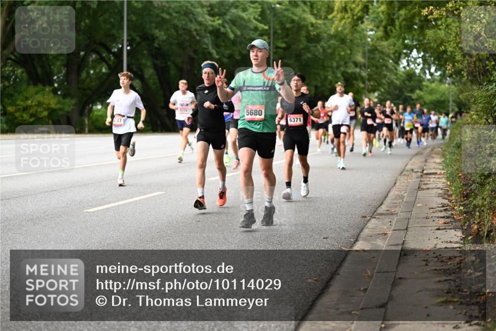 06.09.2026 - CURREX Alsterlauf Dr. Thomas Lammeyer http://msf.ph/oto/10114029 06.09.2026 09:06:37 Laufen 8127, 53, 5680, 6371 meine-sportfotos.de