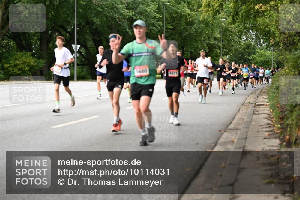 06.09.2026 - CURREX Alsterlauf Dr. Thomas Lammeyer http://msf.ph/oto/10114031 06.09.2026 09:06:37 Laufen 5680, 6371 meine-sportfotos.de
