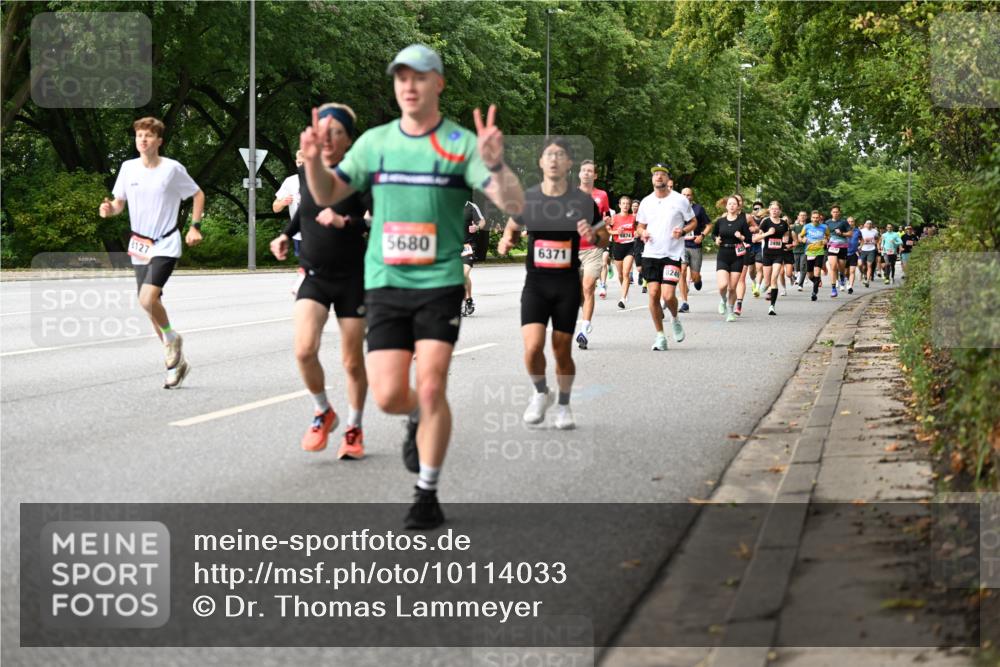 06.09.2026 - CURREX Alsterlauf Dr. Thomas Lammeyer http://msf.ph/oto/10114033 06.09.2026 09:06:38 Laufen 8127, 5680, 6371, 5874, 824, 82, 2498 meine-sportfotos.de