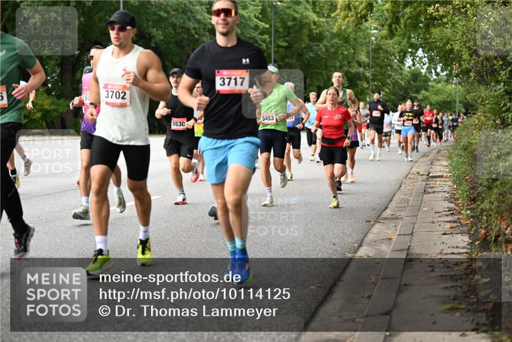 06.09.2026 - CURREX Alsterlauf Dr. Thomas Lammeyer http://msf.ph/oto/10114125 06.09.2026 09:06:52 Laufen 3702, 553, 3717, 5453, 01 meine-sportfotos.de