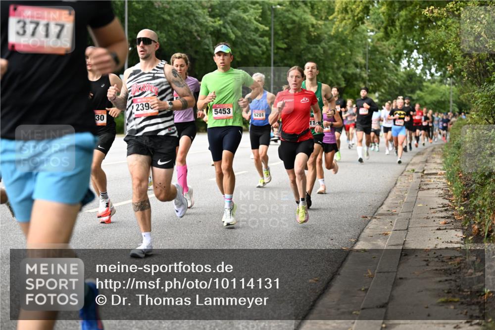 06.09.2026 - CURREX Alsterlauf Dr. Thomas Lammeyer http://msf.ph/oto/10114131 06.09.2026 09:06:53 Laufen 3717, 30, 239, 5453, 6201, 11 meine-sportfotos.de