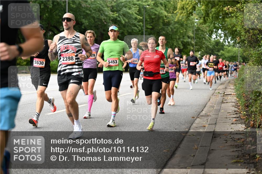 06.09.2026 - CURREX Alsterlauf Dr. Thomas Lammeyer http://msf.ph/oto/10114132 06.09.2026 09:06:53 Laufen 5530, 2398, 29, 5453, 201, 211, 104 meine-sportfotos.de
