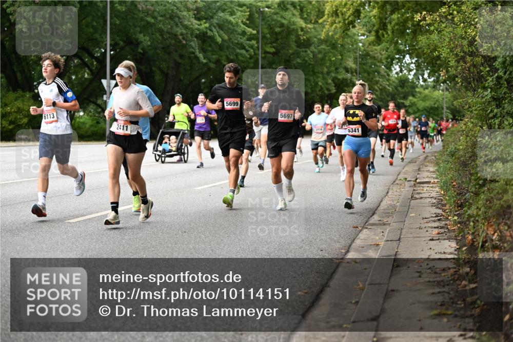06.09.2026 - CURREX Alsterlauf Dr. Thomas Lammeyer http://msf.ph/oto/10114151 06.09.2026 09:06:56 Laufen 6113, 2411, 8228, 5699, 5697, 3956, 5341 meine-sportfotos.de