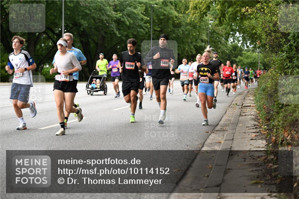 06.09.2026 - CURREX Alsterlauf Dr. Thomas Lammeyer http://msf.ph/oto/10114152 06.09.2026 09:06:56 Laufen 6113, 2411, 8228, 5699, 5697, 3956, 5341 meine-sportfotos.de