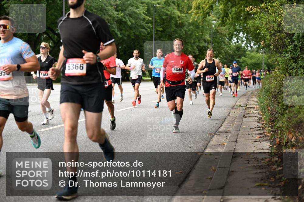 06.09.2026 - CURREX Alsterlauf Dr. Thomas Lammeyer http://msf.ph/oto/10114181 06.09.2026 09:07:01 Laufen 958, 3182, 6366, 255, 563, 6, 5846, 2054 meine-sportfotos.de