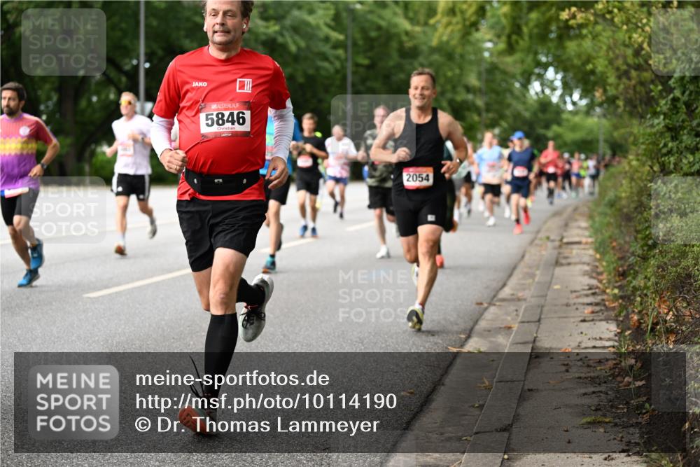 06.09.2026 - CURREX Alsterlauf Dr. Thomas Lammeyer http://msf.ph/oto/10114190 06.09.2026 09:07:02 Laufen 5846, 2054 meine-sportfotos.de