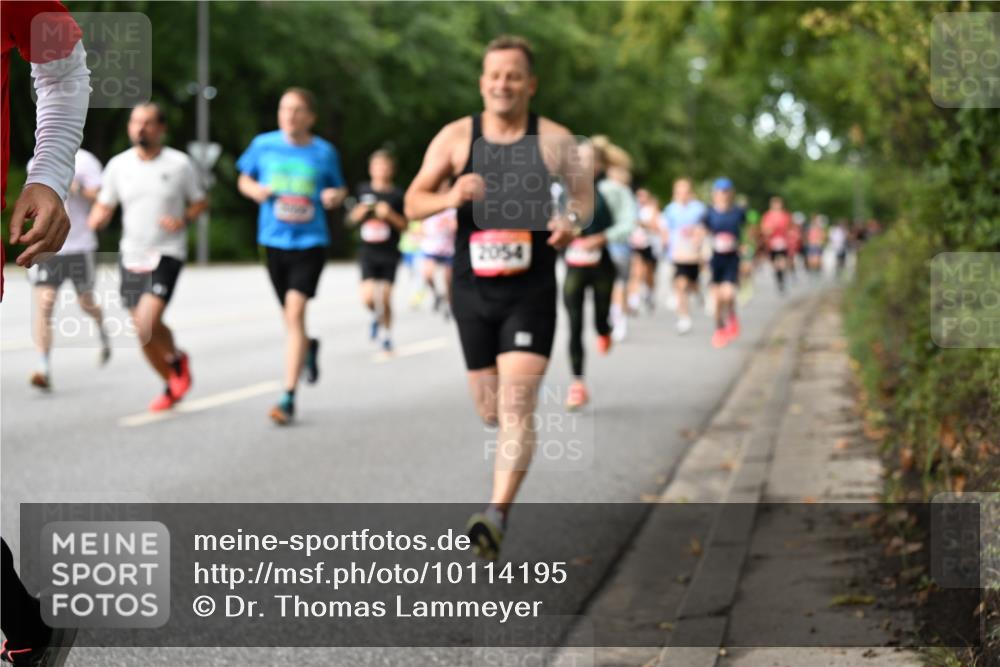 06.09.2026 - CURREX Alsterlauf Dr. Thomas Lammeyer http://msf.ph/oto/10114195 06.09.2026 09:07:03 Laufen 2054 meine-sportfotos.de