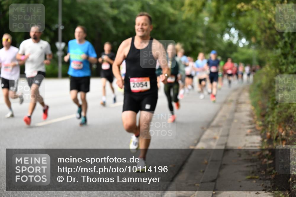 06.09.2026 - CURREX Alsterlauf Dr. Thomas Lammeyer http://msf.ph/oto/10114196 06.09.2026 09:07:03 Laufen 2054 meine-sportfotos.de