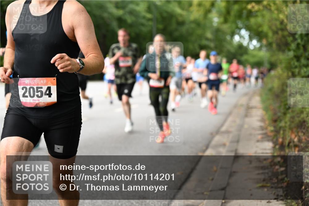 06.09.2026 - CURREX Alsterlauf Dr. Thomas Lammeyer http://msf.ph/oto/10114201 06.09.2026 09:07:04 Laufen 2054 meine-sportfotos.de
