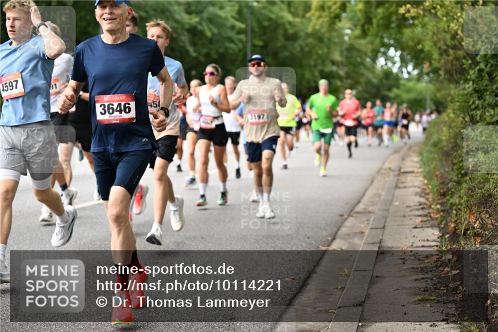 06.09.2026 - CURREX Alsterlauf Dr. Thomas Lammeyer http://msf.ph/oto/10114221 06.09.2026 09:07:06 Laufen 4597, 3646, 451, 3197 meine-sportfotos.de