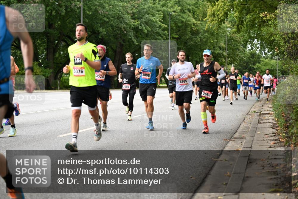 06.09.2026 - CURREX Alsterlauf Dr. Thomas Lammeyer http://msf.ph/oto/10114303 06.09.2026 09:07:20 Laufen 1, 1, 5076, 3523, 3355, 3898, 5365, 2683 meine-sportfotos.de