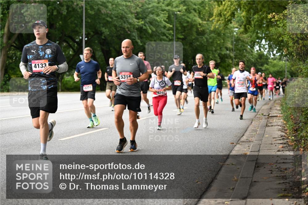 06.09.2026 - CURREX Alsterlauf Dr. Thomas Lammeyer http://msf.ph/oto/10114328 06.09.2026 09:07:23 Laufen 4133, 4774, 531, 6245, 280, 3524 meine-sportfotos.de