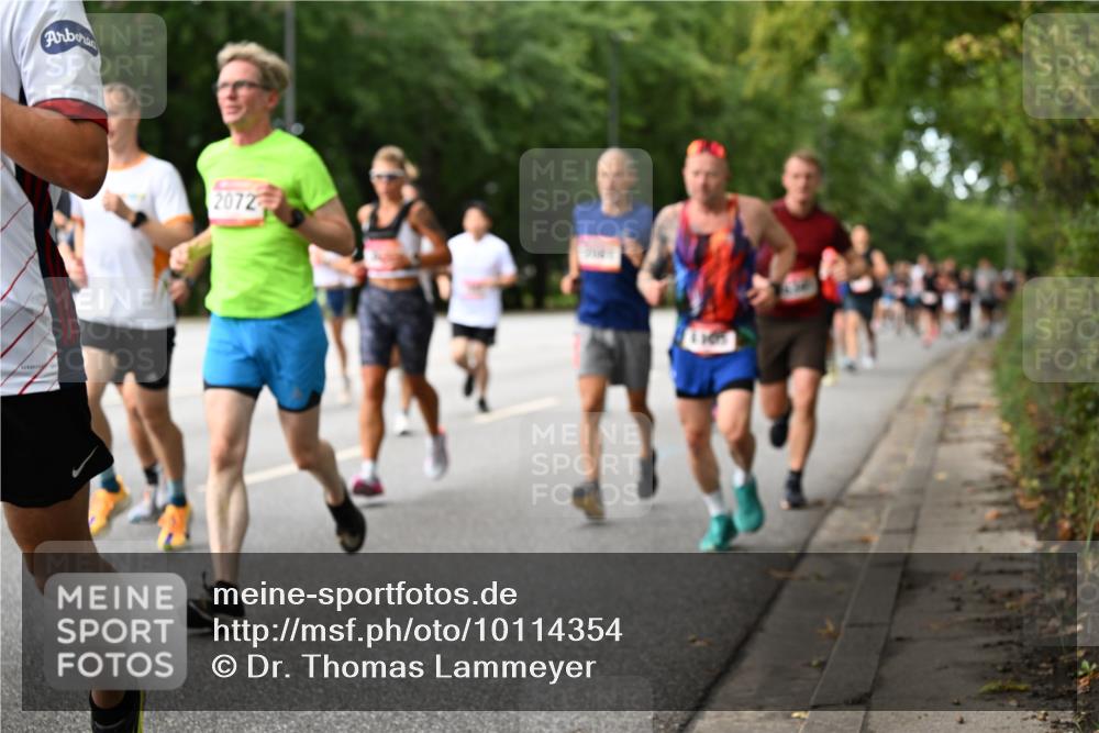 06.09.2026 - CURREX Alsterlauf Dr. Thomas Lammeyer http://msf.ph/oto/10114354 06.09.2026 09:07:27 Laufen 2072 meine-sportfotos.de