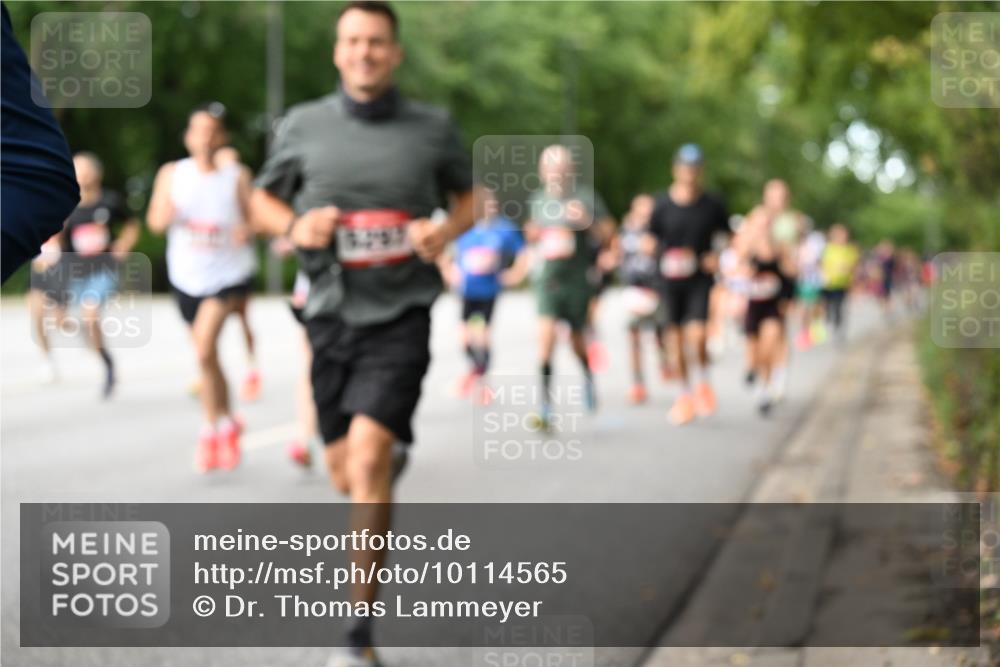 06.09.2026 - CURREX Alsterlauf Dr. Thomas Lammeyer http://msf.ph/oto/10114565 06.09.2026 09:08:01 Laufen  meine-sportfotos.de