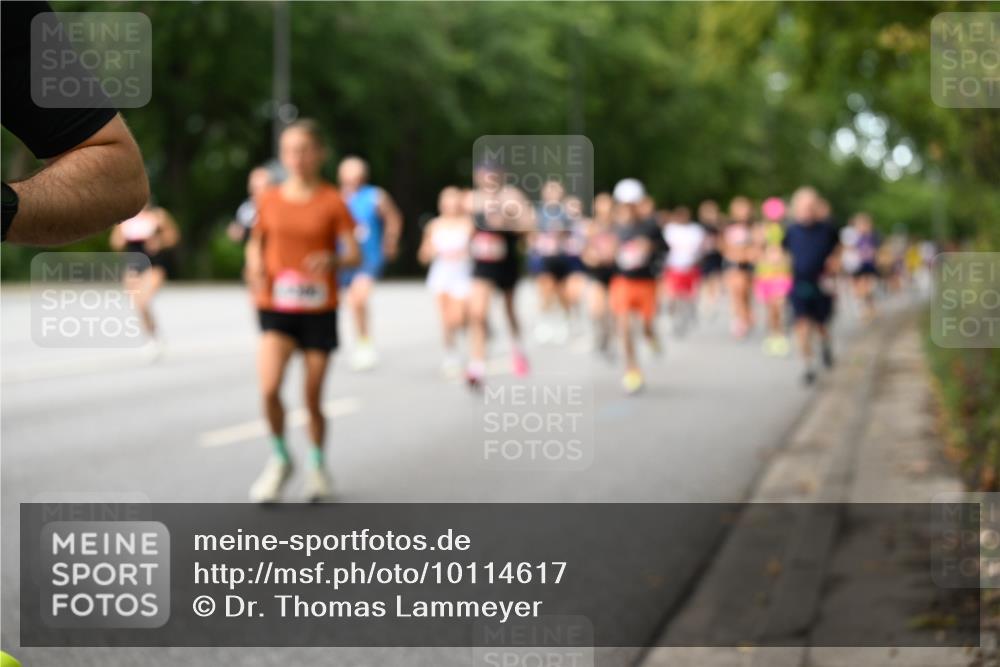 06.09.2026 - CURREX Alsterlauf Dr. Thomas Lammeyer http://msf.ph/oto/10114617 06.09.2026 09:08:09 Laufen  meine-sportfotos.de