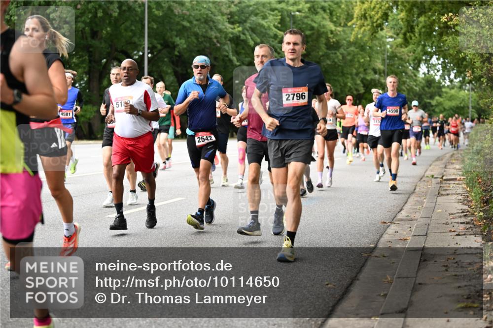 06.09.2026 - CURREX Alsterlauf Dr. Thomas Lammeyer http://msf.ph/oto/10114650 06.09.2026 09:08:15 Laufen 4581, 518, 2542, 2796, 515, 4598 meine-sportfotos.de
