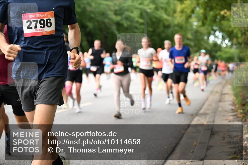 06.09.2026 - CURREX Alsterlauf Dr. Thomas Lammeyer http://msf.ph/oto/10114658 06.09.2026 09:08:16 Laufen 2796 meine-sportfotos.de
