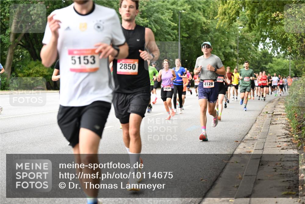06.09.2026 - CURREX Alsterlauf Dr. Thomas Lammeyer http://msf.ph/oto/10114675 06.09.2026 09:08:19 Laufen 5153, 2850, 5839, 4128, 4313, 5299 meine-sportfotos.de