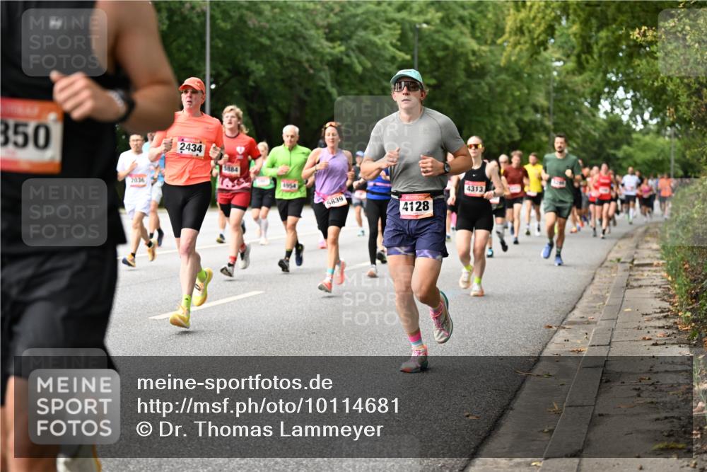 06.09.2026 - CURREX Alsterlauf Dr. Thomas Lammeyer http://msf.ph/oto/10114681 06.09.2026 09:08:19 Laufen 350, 2036, 2434, 5884, 4954, 5839, 4313, 4128 meine-sportfotos.de