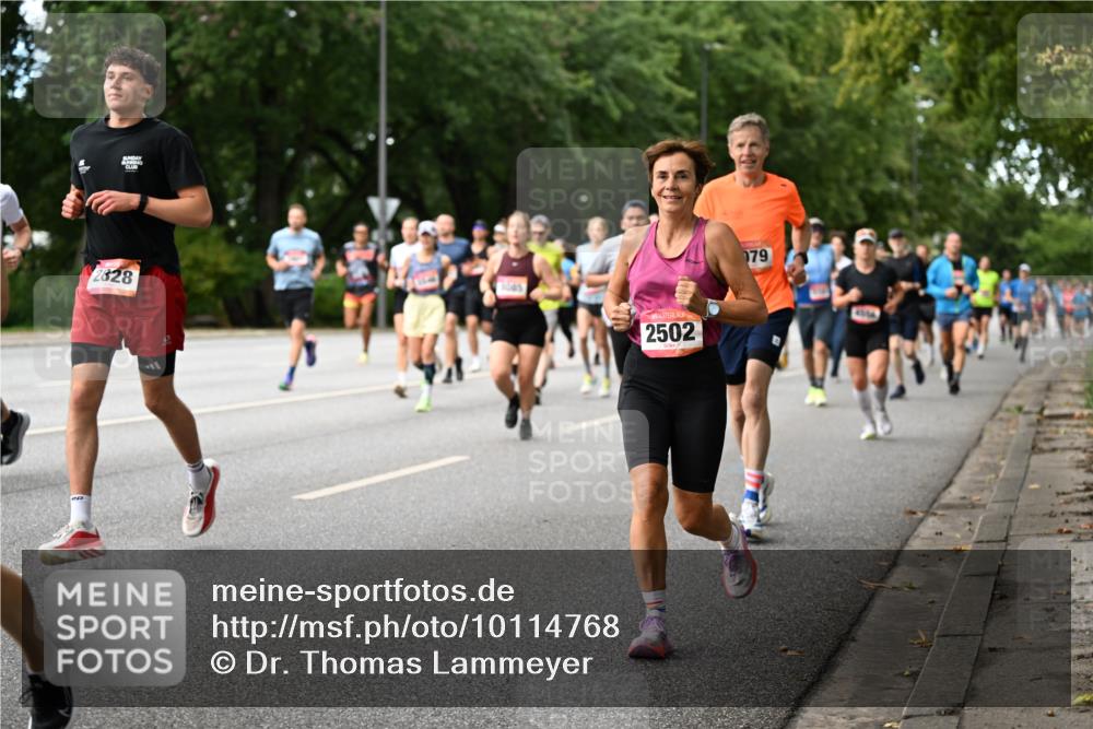 06.09.2026 - CURREX Alsterlauf Dr. Thomas Lammeyer http://msf.ph/oto/10114768 06.09.2026 09:08:33 Laufen 2828, 1045, 2502, 179 meine-sportfotos.de