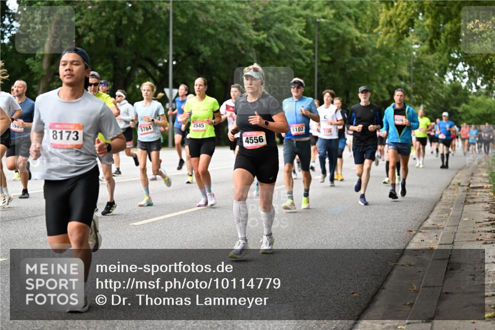 06.09.2026 - CURREX Alsterlauf Dr. Thomas Lammeyer http://msf.ph/oto/10114779 06.09.2026 09:08:35 Laufen 594, 8173, 5784, 4945, 5102, 4556, 609 meine-sportfotos.de