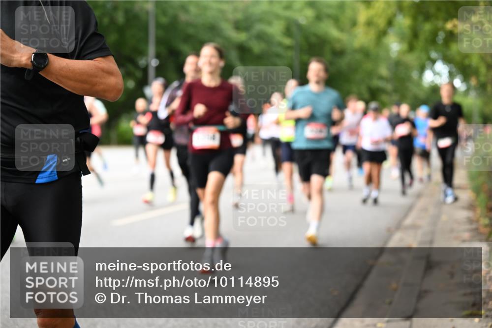 06.09.2026 - CURREX Alsterlauf Dr. Thomas Lammeyer http://msf.ph/oto/10114895 06.09.2026 09:08:54 Laufen  meine-sportfotos.de