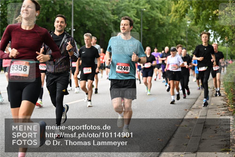 06.09.2026 - CURREX Alsterlauf Dr. Thomas Lammeyer http://msf.ph/oto/10114901 06.09.2026 09:08:55 Laufen 6358, 2479, 3058, 4240, 220, 6173 meine-sportfotos.de
